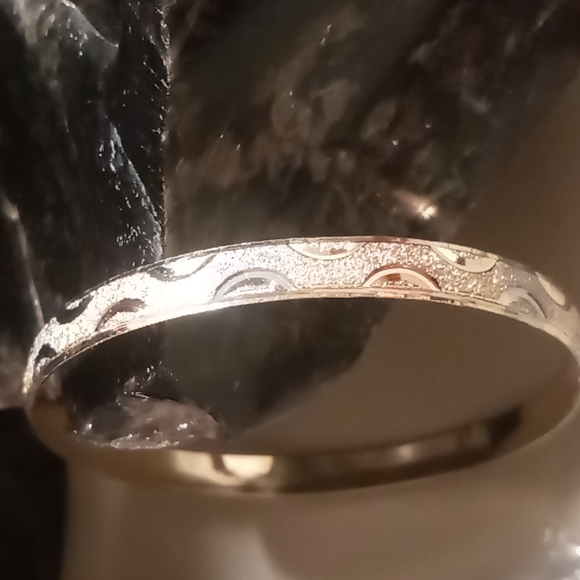 Stephan & Co. Nordstroms 3 layer gold tone necklaces. Nwt bonus bangle. - Picture 10 of 10